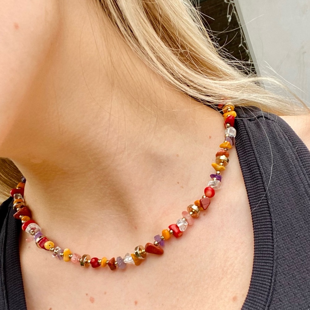 NEW Beaded Necklace Multicolor Colorful Stones Bright with Gold Closure - Picture 1 of 4